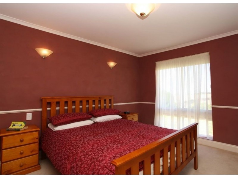 54 Perry Barr  Road, Hallett Cove SA 5158