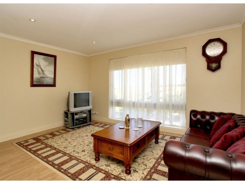 54 Perry Barr  Road, Hallett Cove SA 5158