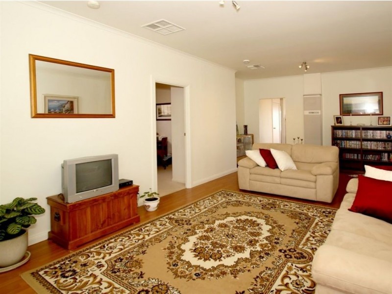 9 Middle Gully Ave, Sheidow Park SA 5158