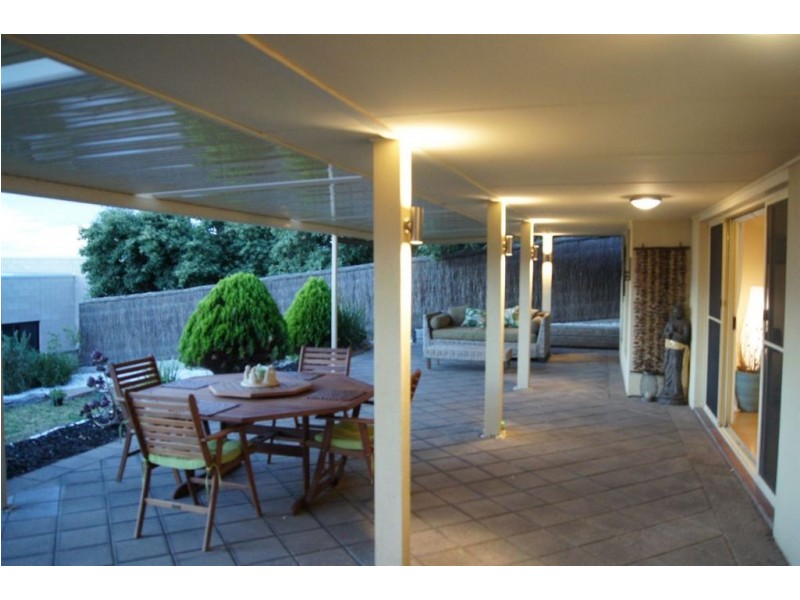 13 Arafura Court, Hallett Cove SA 5158