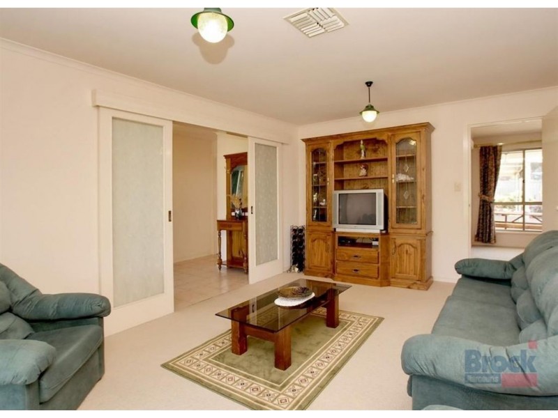 10 Resolute Crescent, Hallett Cove SA 5158