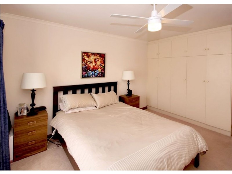 2/4 Gilbertson Road, Seacliff Park SA 5049