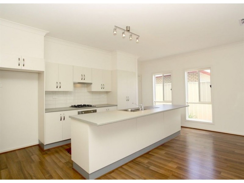 2/61 Ferris Street, Christies Beach SA 5165