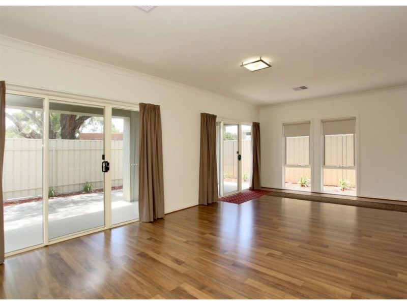 2/61 Ferris Street, Christies Beach SA 5165