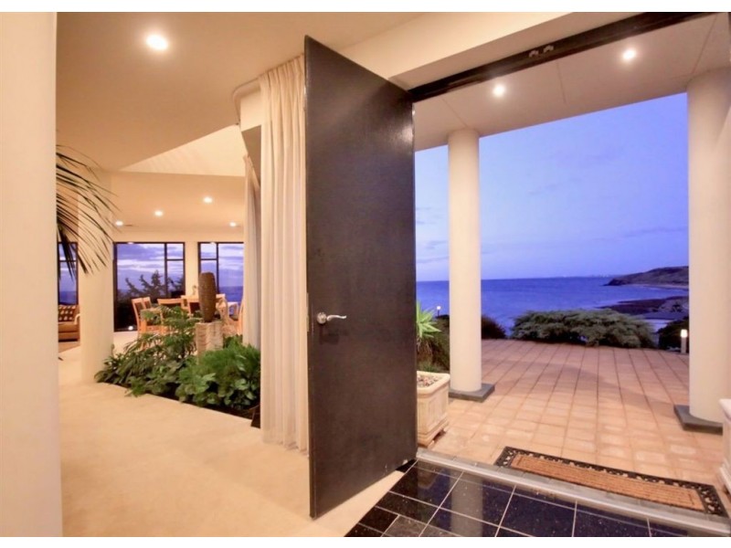 19 Albatross Walk, Hallett Cove SA 5158