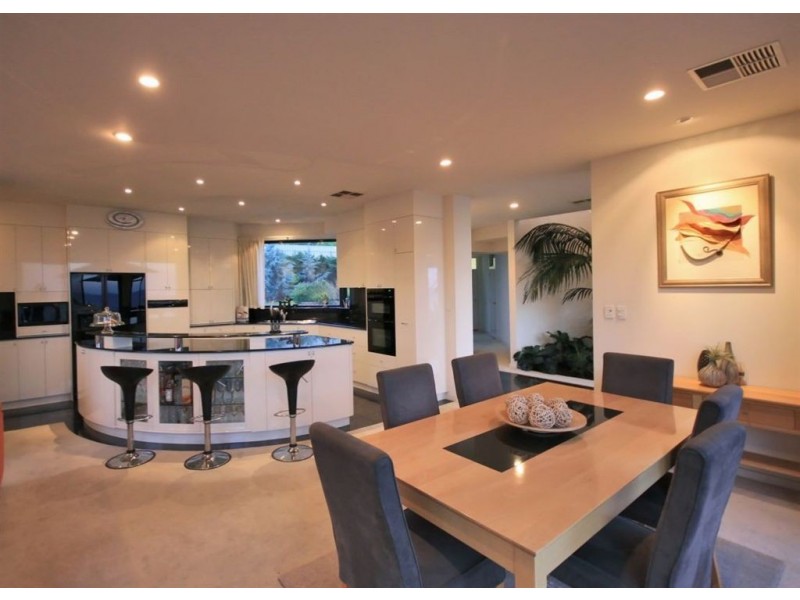 19 Albatross Walk, Hallett Cove SA 5158