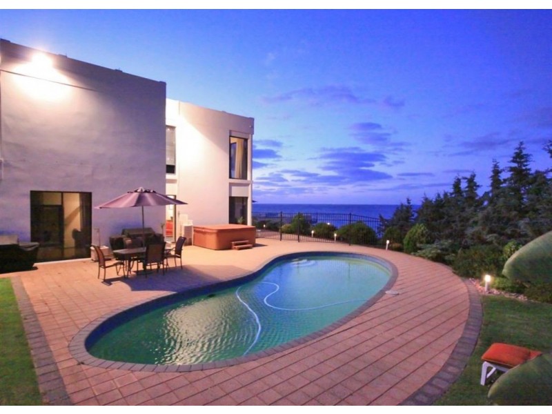 19 Albatross Walk, Hallett Cove SA 5158