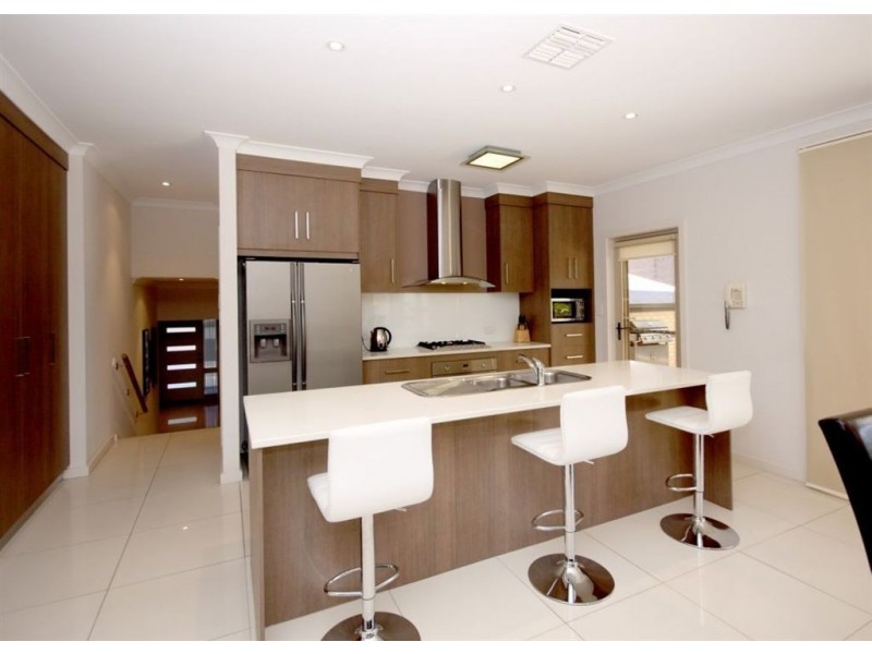 47 Elizabeth Cr, Hallett Cove SA 5158
