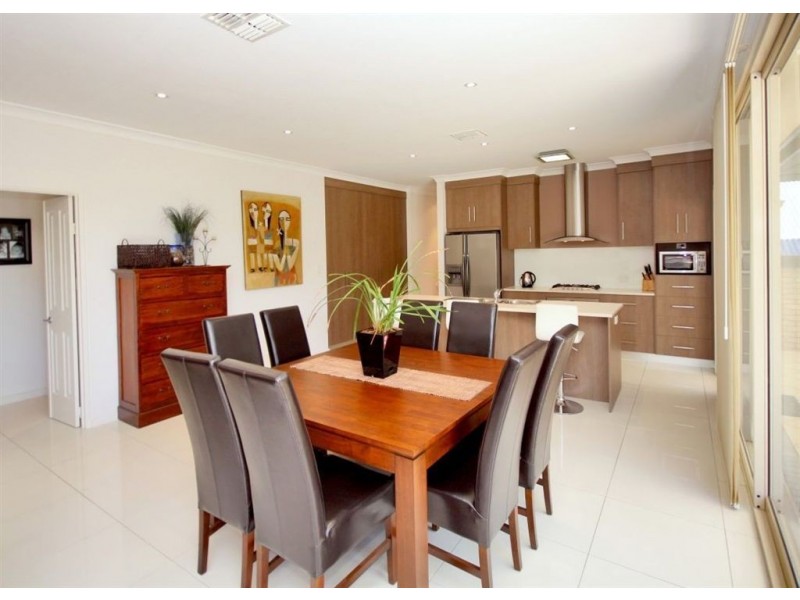 47 Elizabeth Cr, Hallett Cove SA 5158