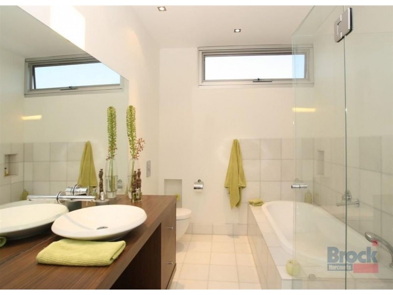 2A Barton Avenue, Kingston Park SA 5049