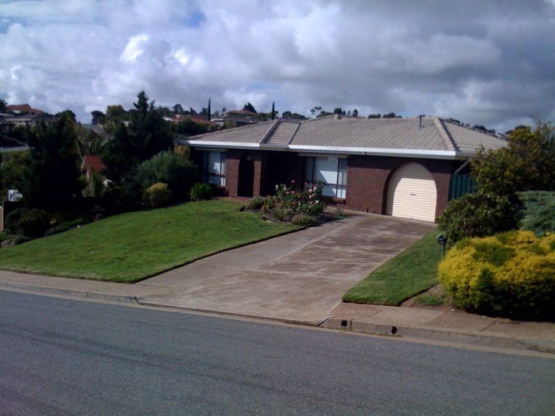 4 Zeevalk Avenue, Hallett Cove SA 5158