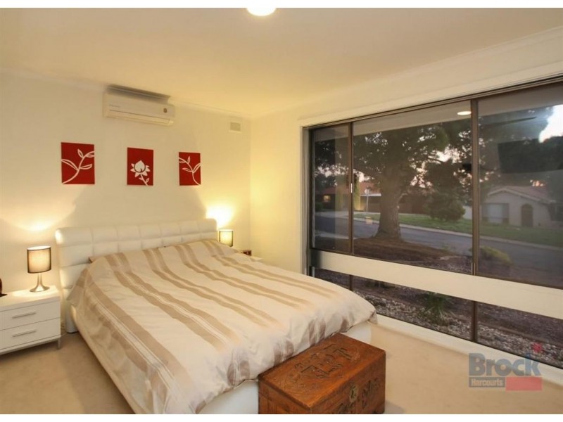 22 Gretel Crescent, Hallett Cove SA 5158