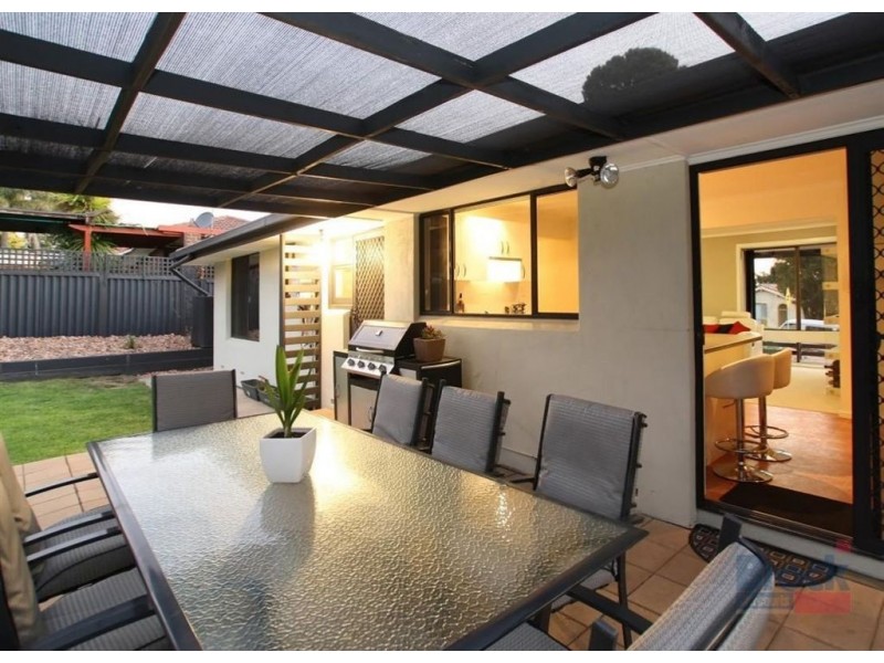 22 Gretel Crescent, Hallett Cove SA 5158