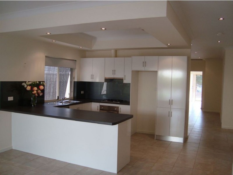 30 White Cres, Seacombe Gardens SA 5047