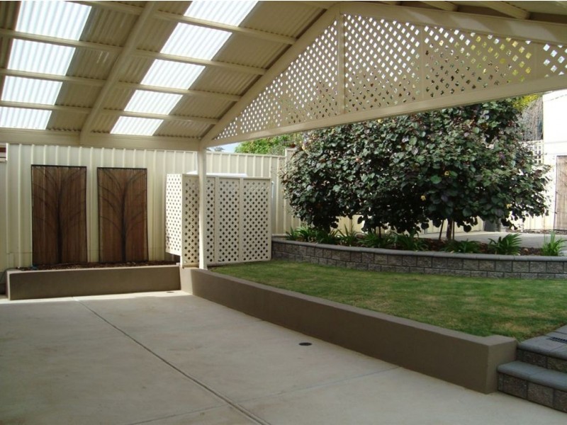 30 White Cres, Seacombe Gardens SA 5047