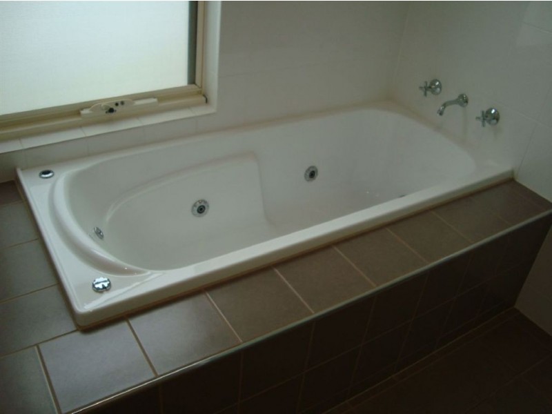 30 White Cres, Seacombe Gardens SA 5047