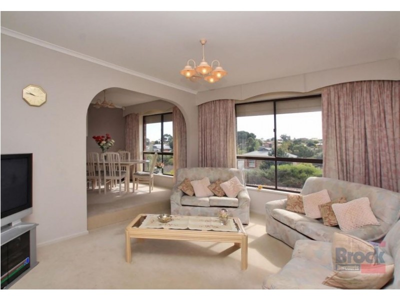 28 Brett Crescent, Hallett Cove SA 5158