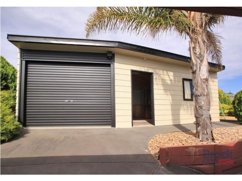 28 Brett Crescent, Hallett Cove SA 5158