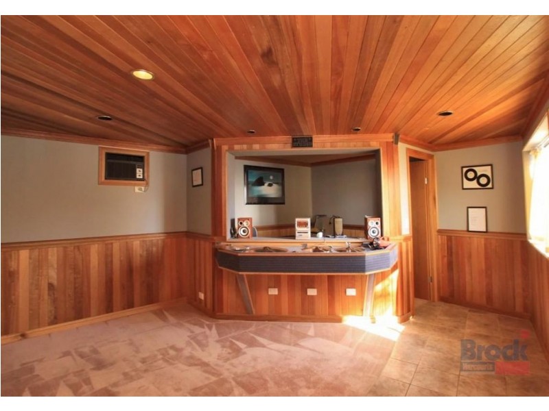 28 Brett Crescent, Hallett Cove SA 5158