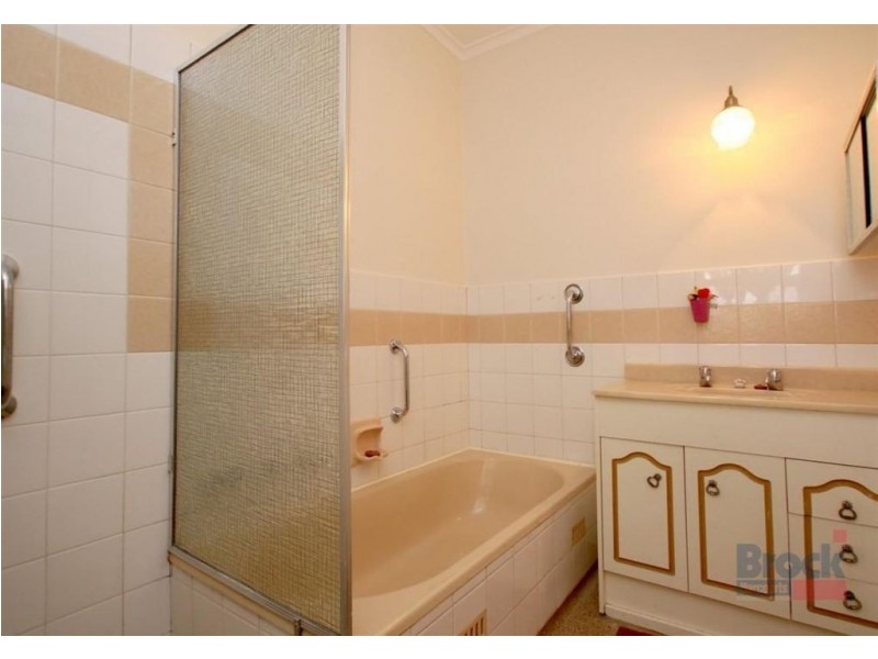 2 Diagonal Way, Oaklands Park SA 5046