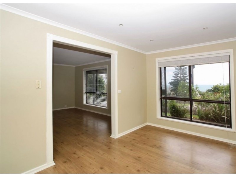 2 Nardoo Street, Hallett Cove SA 5158