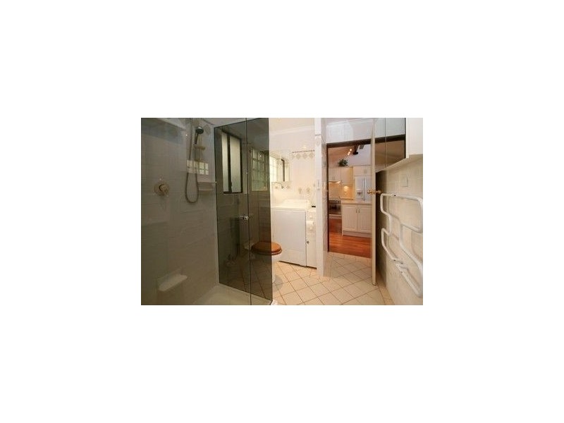 2 Ingomar Ct, Hallett Cove SA 5158