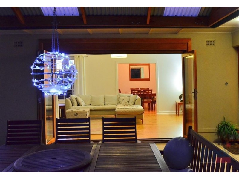 2 Cameron Avenue, Kingston Park SA 5049