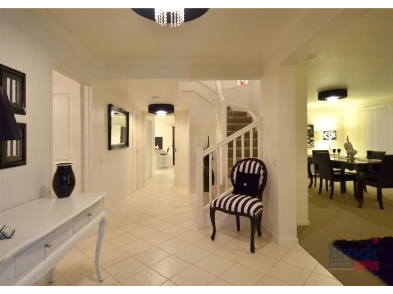 4 Banksia Court, Hove SA 5048