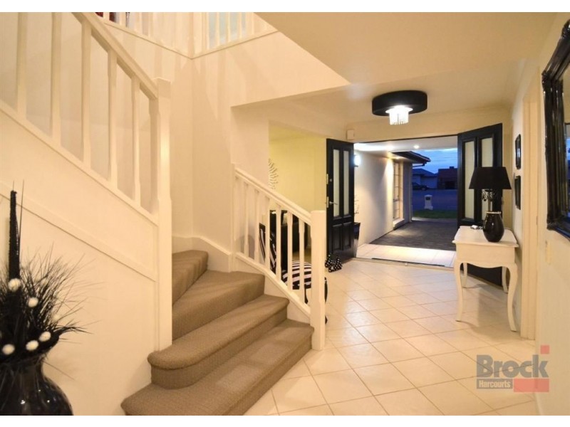 4 Banksia Court, Hove SA 5048