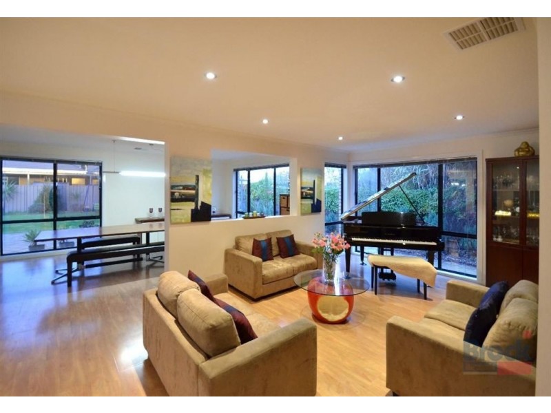 11 Rosefield Lane, Sturt SA 5047