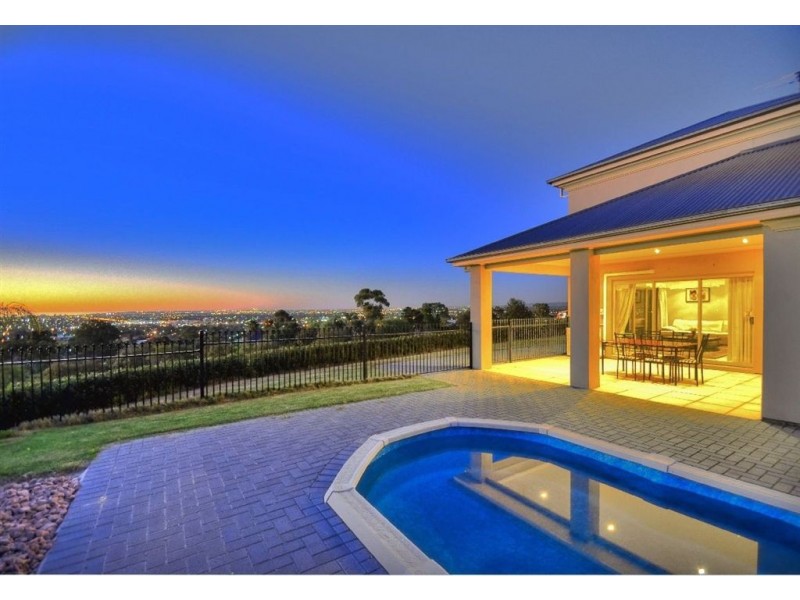 2 Peregrine Court, Darlington SA 5047