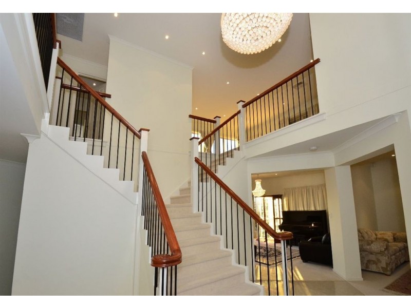 2 Peregrine Court, Darlington SA 5047