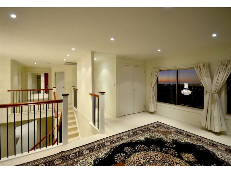 2 Peregrine Court, Darlington SA 5047