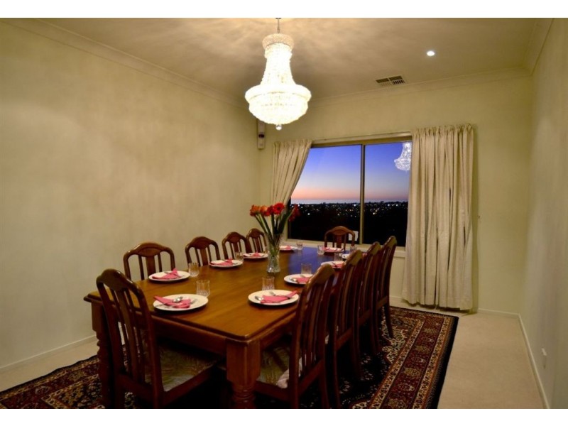 2 Peregrine Court, Darlington SA 5047