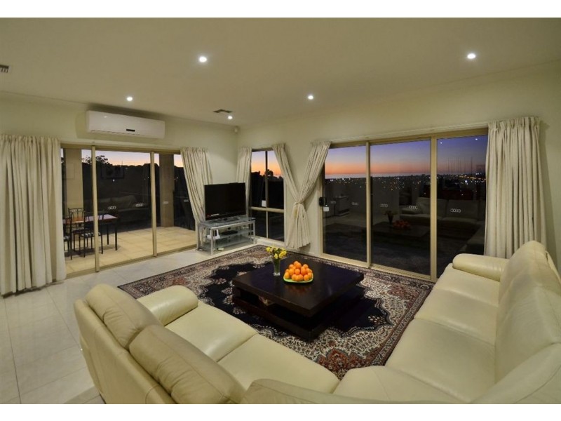 2 Peregrine Court, Darlington SA 5047