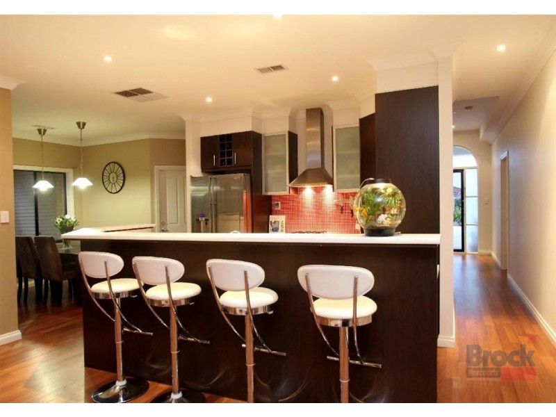 65 Elizabeth Crescent, Hallett Cove SA 5158