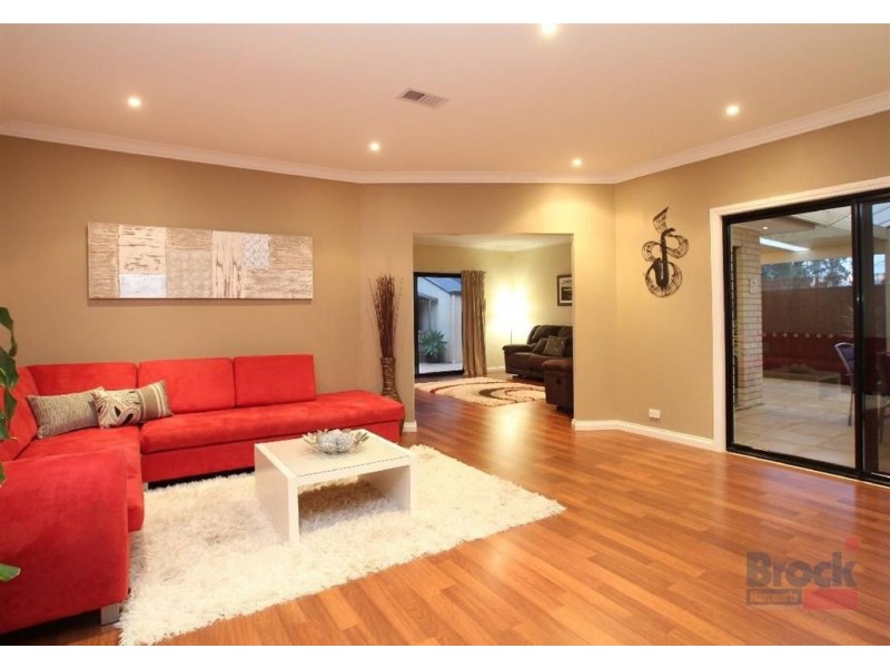 65 Elizabeth Crescent, Hallett Cove SA 5158