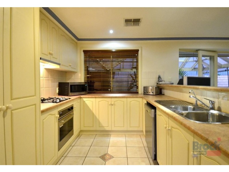 40 Elizabeth Crescent, Hallett Cove SA 5158