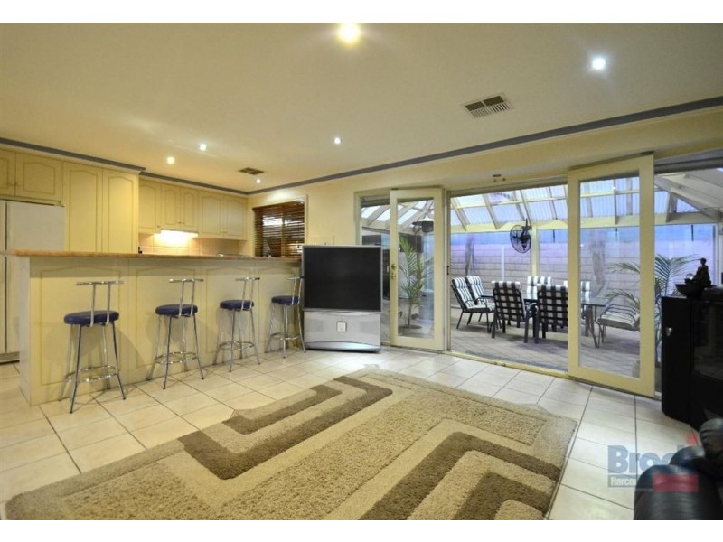 40 Elizabeth Crescent, Hallett Cove SA 5158