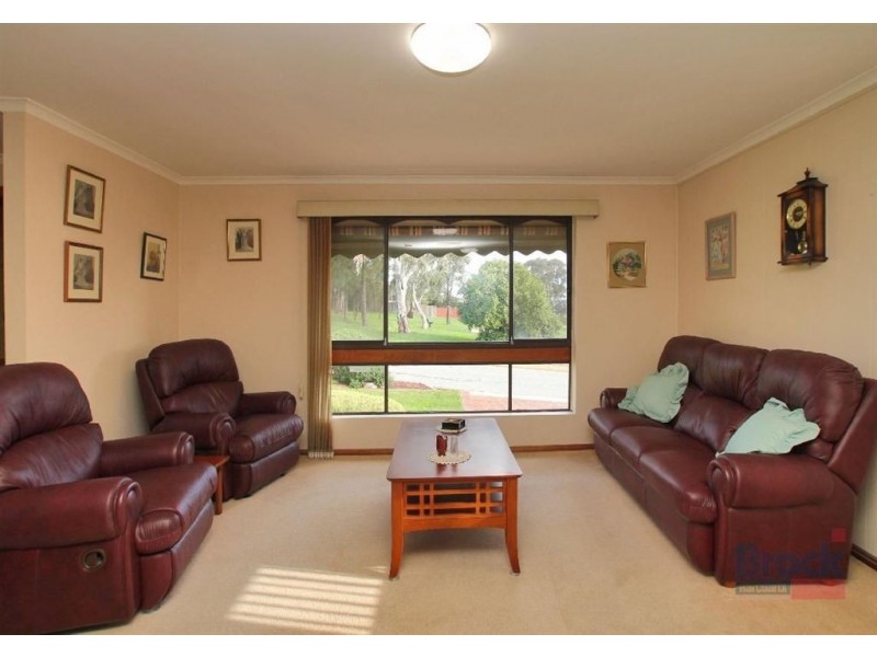 20 Manoora Drive, Hallett Cove SA 5158