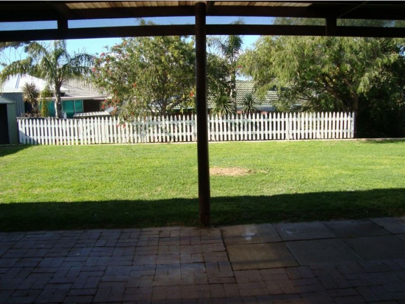 12 Whiteley Drive, Trott Park SA 5158