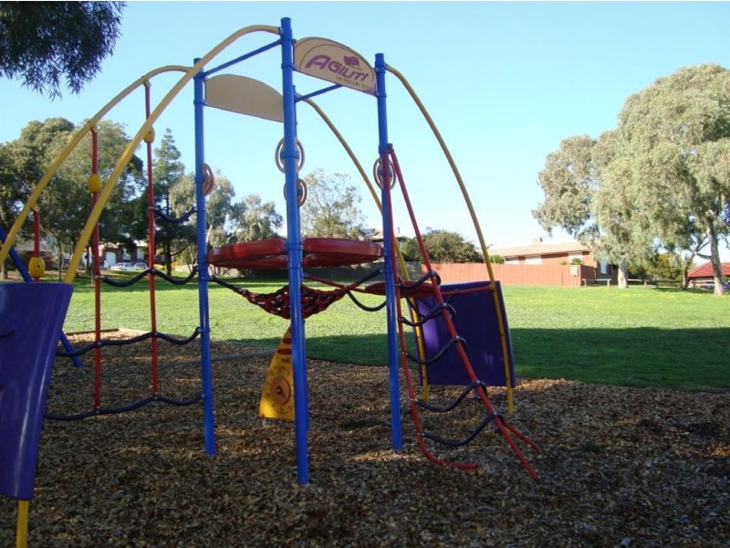 6 Morialta St, Hallett Cove SA 5158