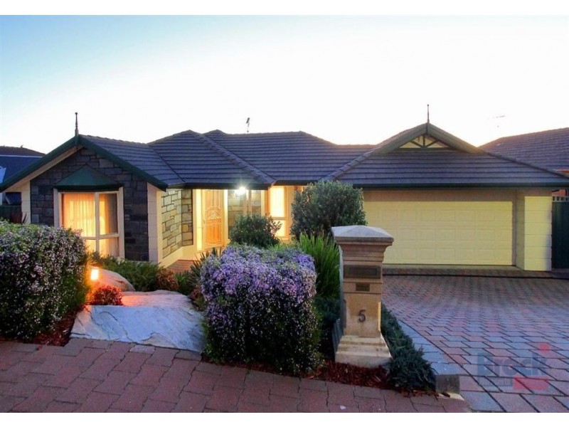 5 Sally Court, Hallett Cove SA 5158