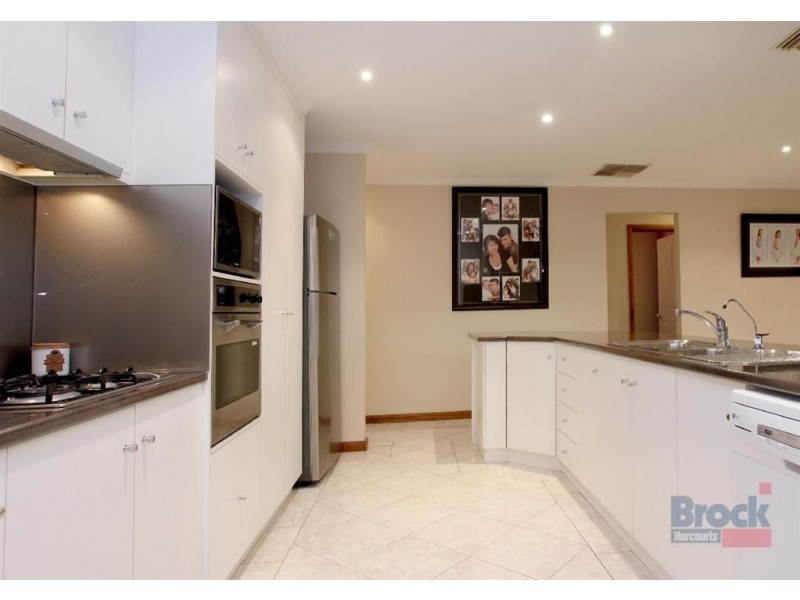 5 Sally Court, Hallett Cove SA 5158