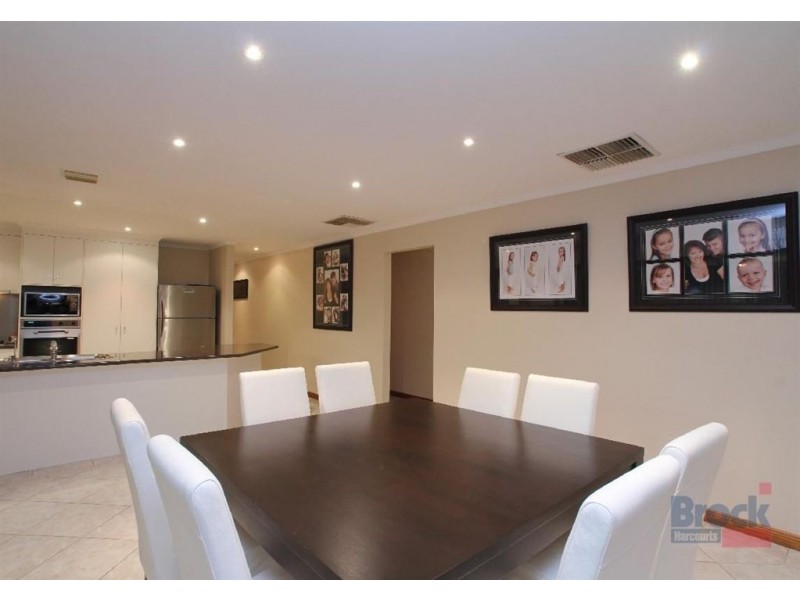 5 Sally Court, Hallett Cove SA 5158