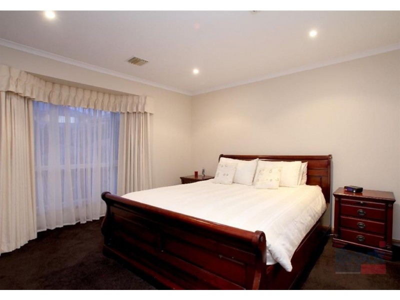 5 Sally Court, Hallett Cove SA 5158