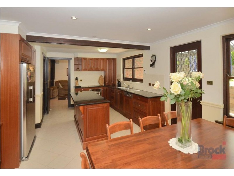 8 Heron Way, Hallett Cove SA 5158