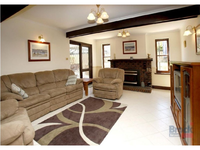 8 Heron Way, Hallett Cove SA 5158