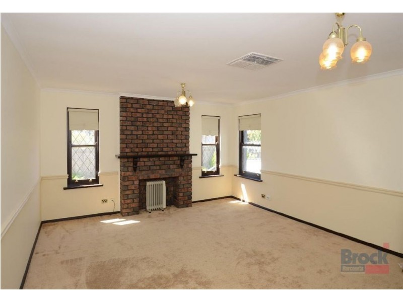 8 Heron Way, Hallett Cove SA 5158