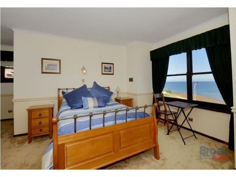8 Heron Way, Hallett Cove SA 5158